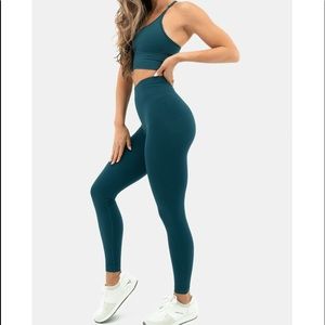Balance quartz collection legging in topaz